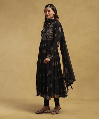 Black madhura kurta with leggings and dupatta 1