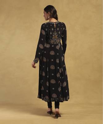 Black madhura kurta with leggings and dupatta 3