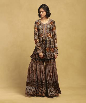Brown meraki border kurta with sharara 1