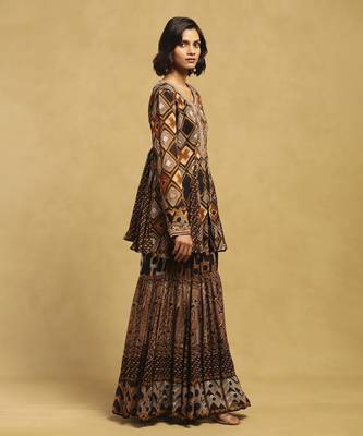 Brown meraki border kurta with sharara 2