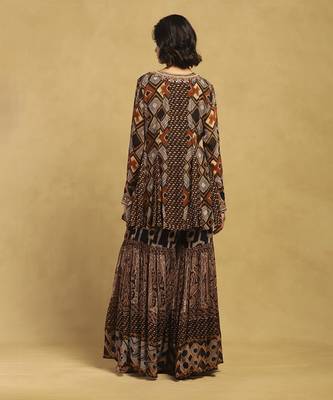 Brown meraki border kurta with sharara 3