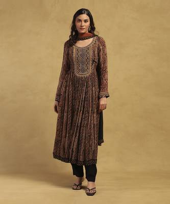 Black meraki border kurta with churidar and dupatta 1
