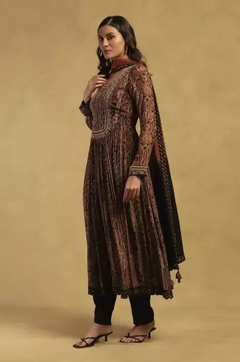 Black meraki border kurta with churidar and dupatta