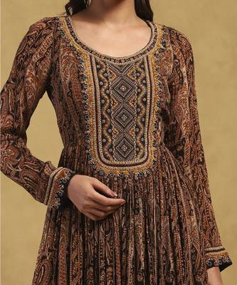 Black meraki border kurta with churidar and dupatta 4