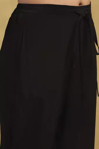 Black meraki border kurta with churidar and dupatta