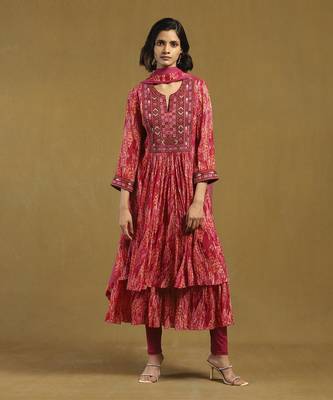 Pink niagra kurta with leggings and dupatta 1