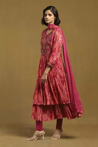 Pink niagra kurta with leggings and dupatta
