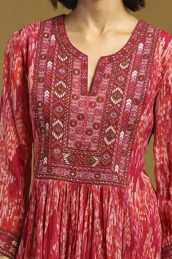 Pink niagra kurta with leggings and dupatta