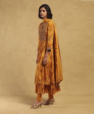 Yellow niagra kurta with leggings and dupatta 2