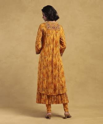 Yellow niagra kurta with leggings and dupatta 3