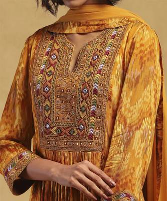 Yellow niagra kurta with leggings and dupatta 4