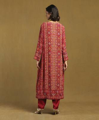 Red peru kurta with pant and dupatta 3