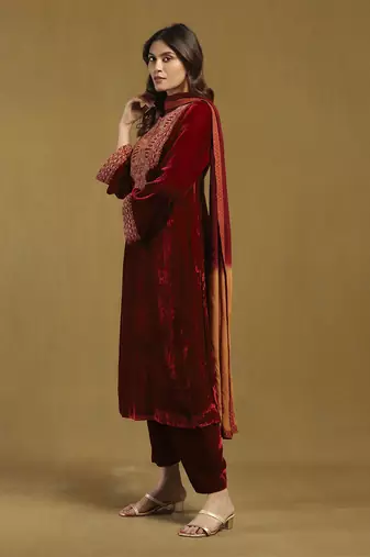 Red pushp kurta with pant and dupatta
