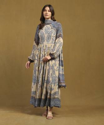 Beige sulawasi kurta with legging and dupatta 1