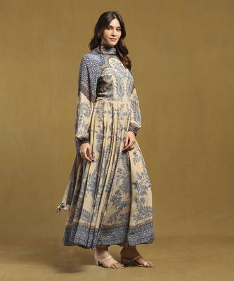 Beige sulawasi kurta with legging and dupatta 2