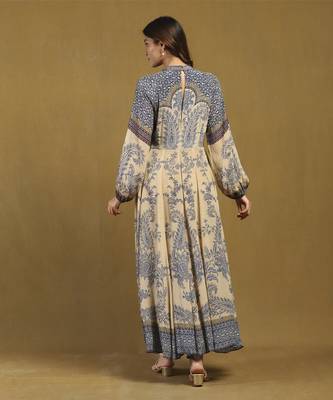 Beige sulawasi kurta with legging and dupatta 3