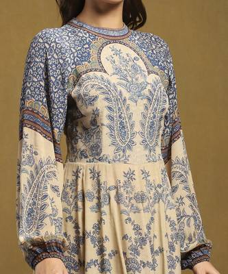 Beige sulawasi kurta with legging and dupatta 4