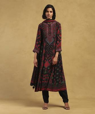 Black zinat kurta with pant and dupatta 1