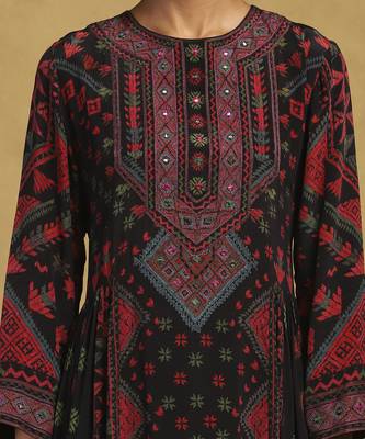 Black zinat kurta with pant and dupatta 4