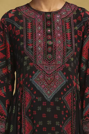 Black zinat kurta with pant and dupatta