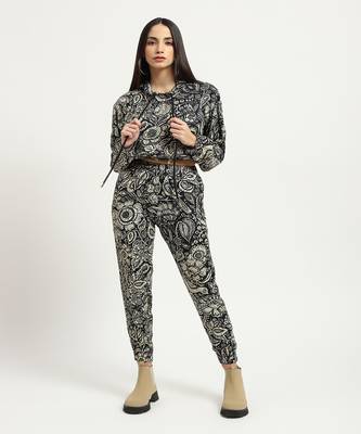 Black athliesure top with pant co-ord set 2