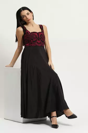 Black laurenza crepe maxi dress