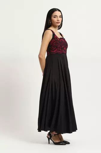 Black laurenza crepe maxi dress