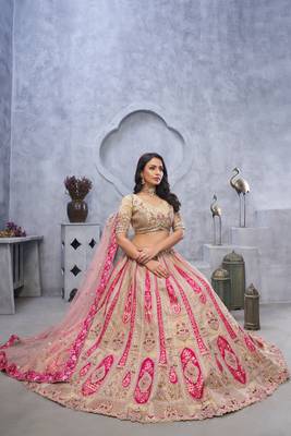 Organza Silk Intricate Paisley Motifs Traditional Embroidered Wedding Lehenga Choli With Soft Net Dupatta 2