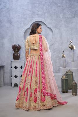 Organza Silk Intricate Paisley Motifs Traditional Embroidered Wedding Lehenga Choli With Soft Net Dupatta 3
