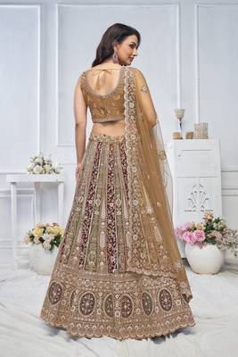 The Majestic Golden bridal lehenga 3