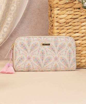 Nyraa embroidered wallet - offwhite 1