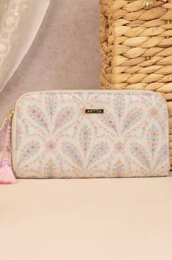 Nyraa embroidered wallet - offwhite
