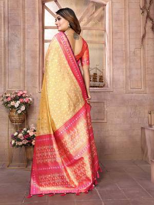 Light Yellow Banarasi Tissue Silk Saree Patola Weaving Border And Contrast Woven Classic Pallu With Blouse 3