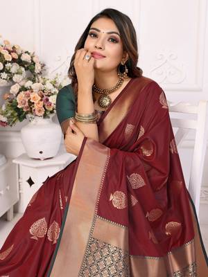 Maroon Lichi Soft Silk Saree With Jari Weaving Border And Weaving Rich Pallu With Contrast  Blouse 4