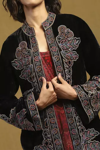 Black pheonix solid shrug