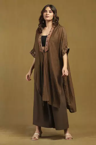 Brown essential - kyesha shrug