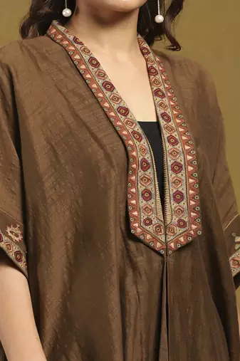 Brown essential - kyesha shrug