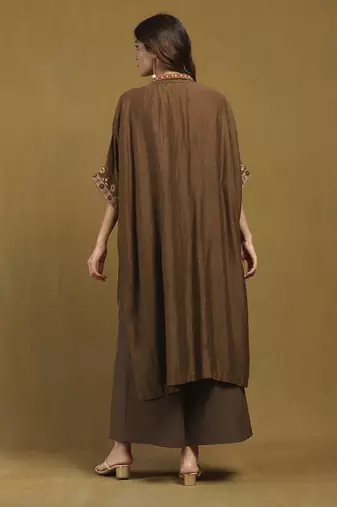 Brown essential - kyesha shrug