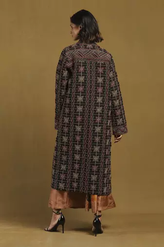 Black auria shrug