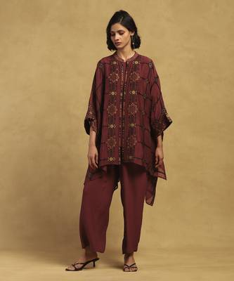 Red kinnauri cape with inner and pant co-ord set 1