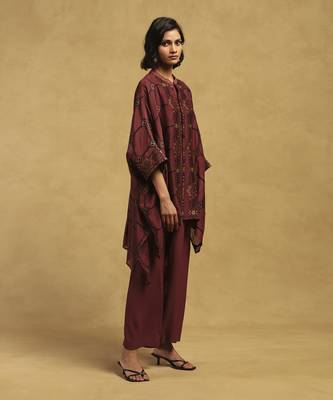 Red kinnauri cape with inner and pant co-ord set 2