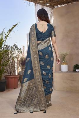 Royal Blue Paithani Silk Saree With Zari Weaving Work With Blouse 4
