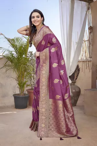 Lavender Paithani Silk Saree With Zari Weaving Work With Blouse