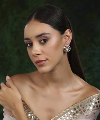 Kundan oversized studs 2