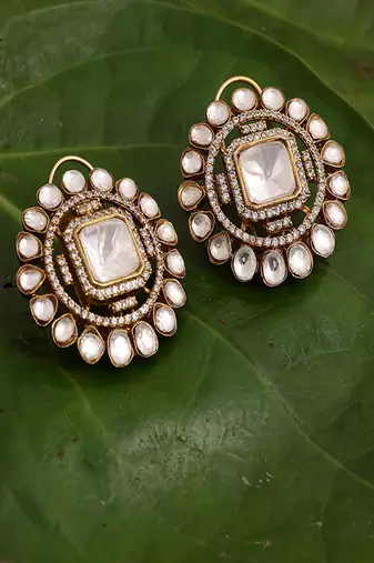 Round oversized kundan earrings