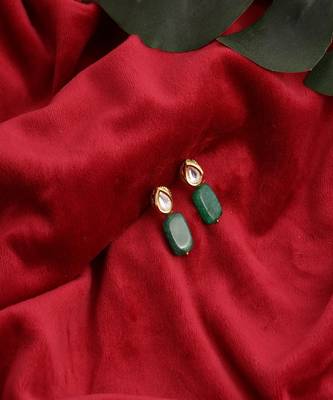 Kundan studs with green stone 3