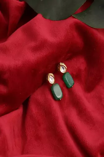 Kundan studs with green stone