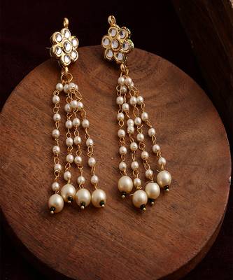 Long dangler kundan & pearl earrings 1
