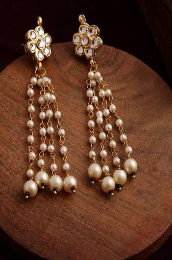 Long dangler kundan & pearl earrings