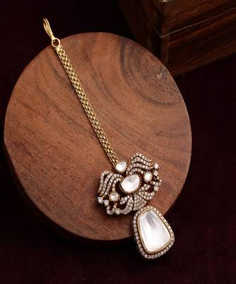 Kundan maang tikka with diamonds 2